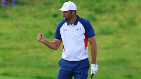 pitkäveto jalkapallo mm|Scottie Scheffler isossa johdossa golfin PGA.